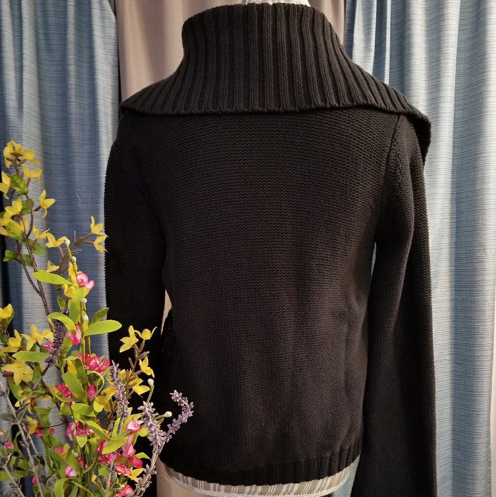 🌻🌺🌻CALVIN KLEIN BELL SLEEVE KNIT SWEATER!! - Picture 2 of 6